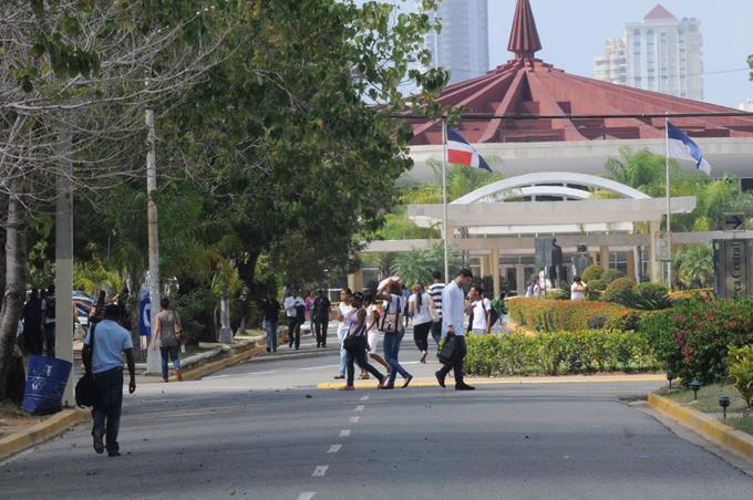 rector-de-la-uasd-garantiza-docencia-pese-a-las-protestas.jpeg