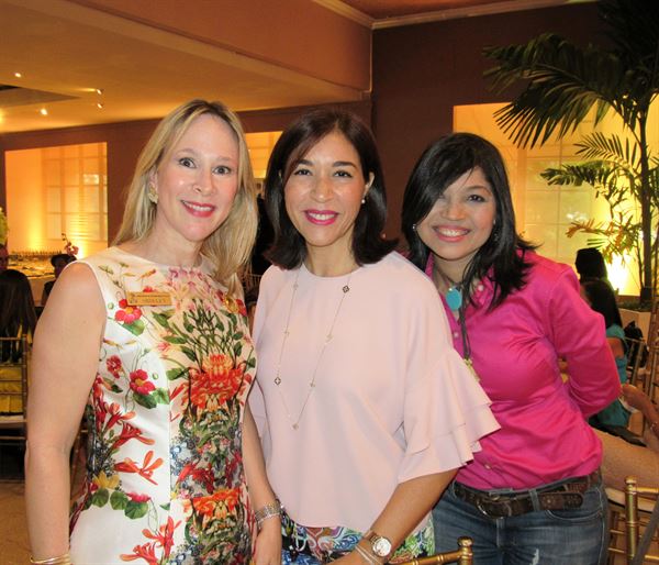 Shirly_Pacheco_Adela_Rodríguez_y_Evelyn_Vásquez.JPG