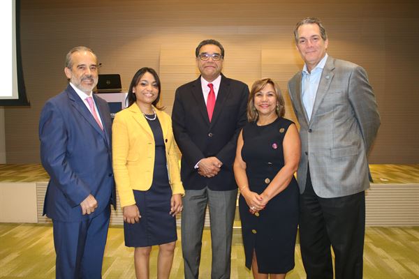 1._Santiago_Collado_Amparo_Taveras_César_Herrera_Ligia_Cardona_Luis_Betances.JPG