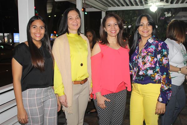 Perla_Navarro_Esther_Wong_Christian_Ortiz_y_Maria_Jerez.JPG