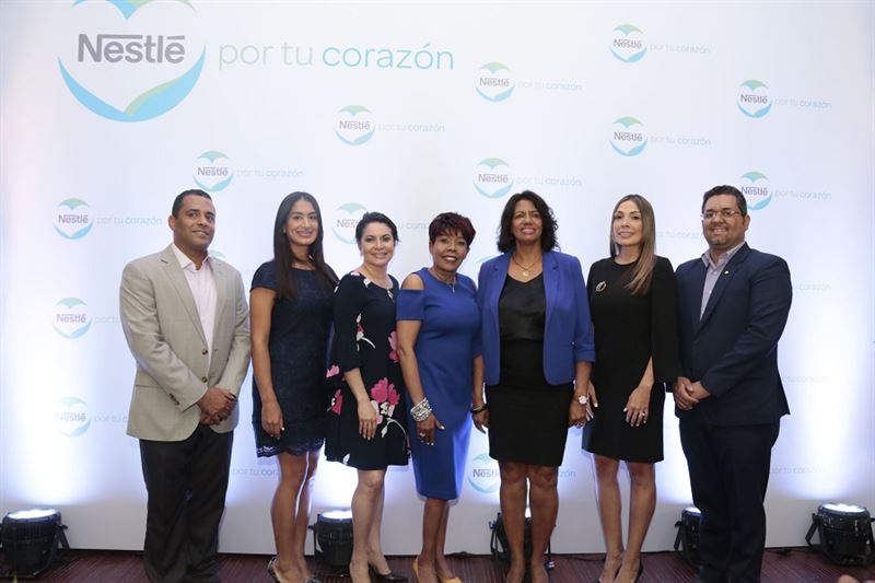 foto_principal_Oliver_Santos_Perla_Polanco_Dra._Jaqueline_Diaz_Dra._Dolores_Mejia_Dra._Maria_Elexia_Bautista_Patricia_Mejia_y_Melvin_Brioso.JPG