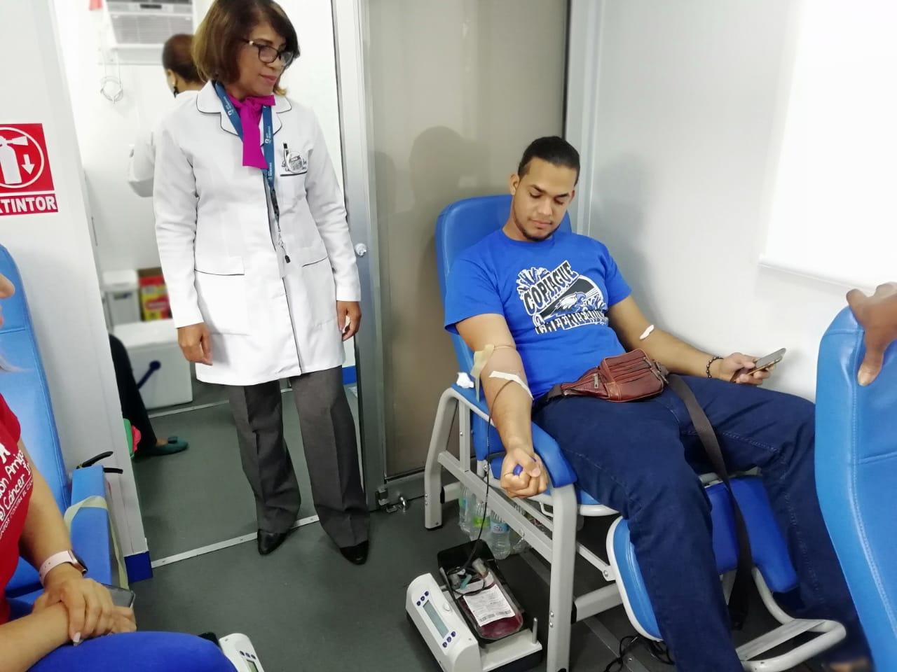 Donantes_de_sangre_voluntarios_1.jpeg