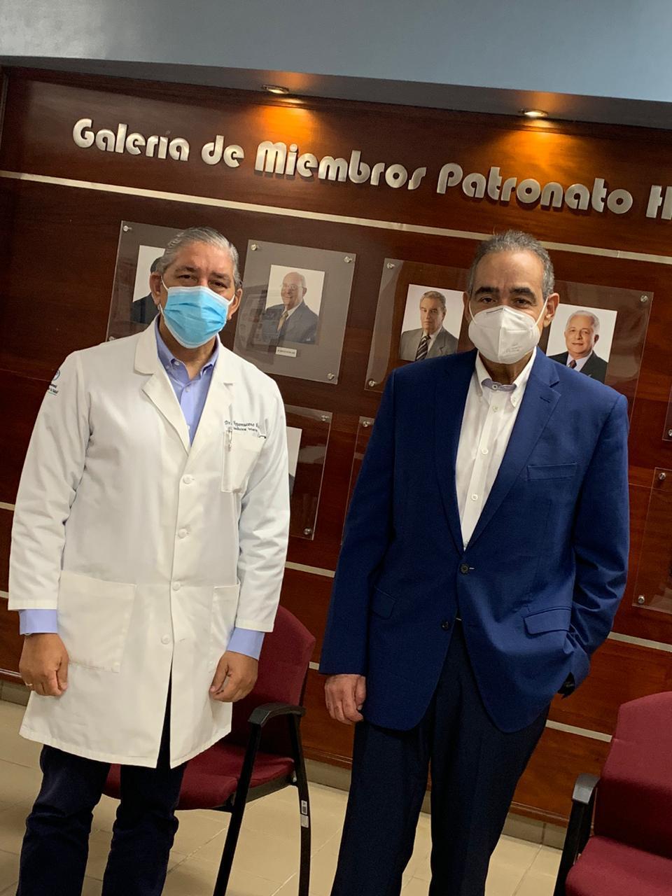 Foto_nuevo_director_y_Dr._Julio_Amado_Castaños_Guzmán.jpg