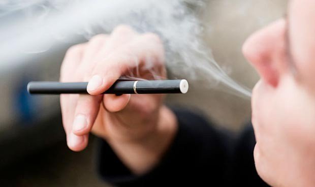 los-padres-que-usan-cigarros-electronicos-danan-mas-la-salud-de-sus-hijos-2824.jpg