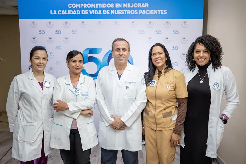 Doctores_Yinette_Read_Deysi_Hernández_Ammar_Ibrahim_Rosa_Fernández_y_Natacha_Recio.jpg