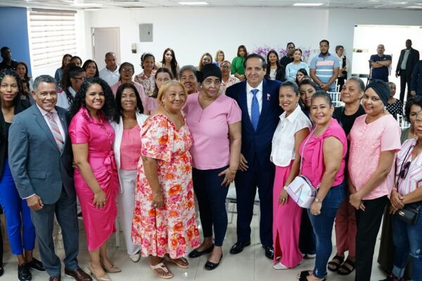 Realizan actividad para beneficiarias del programa Alto Costo con cáncer de mama