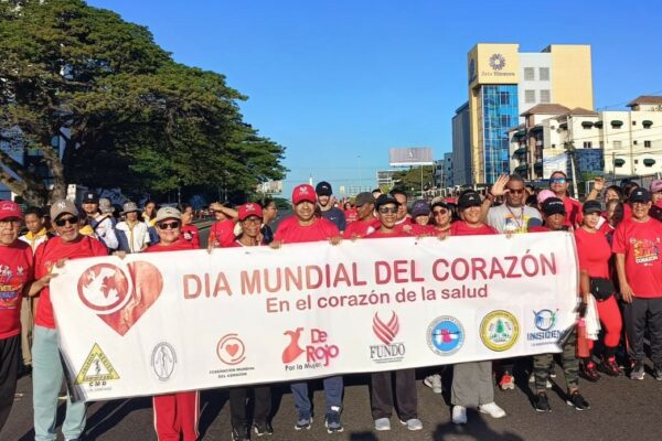 Caminatas y "bicicletada" apostaron a prevención enfermedades