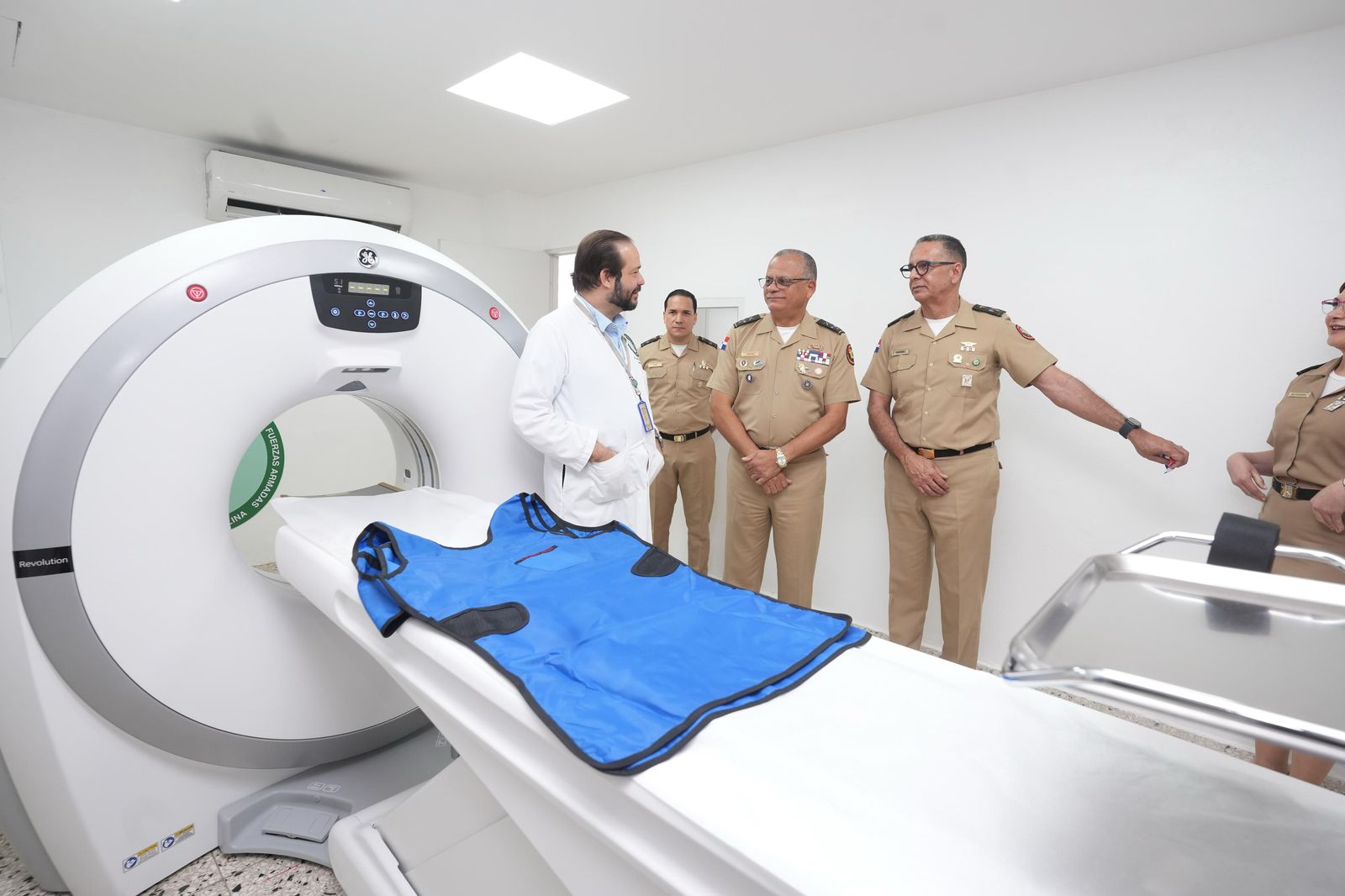 Inauguran área gastroenterología y tomografía hospital FFAA