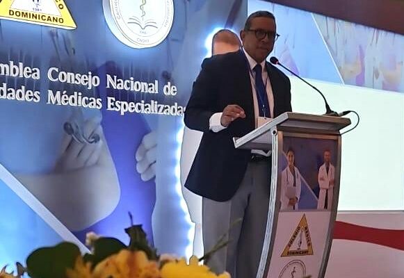 CMD aprieta cerco en división sociedades médicas