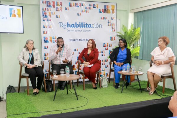 Rehabilitación ofrece panel de expertos en Hato Mayor