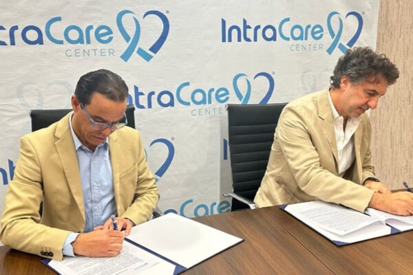 IntraCare Center y Radonic se unen esfuerzos atención oncológica