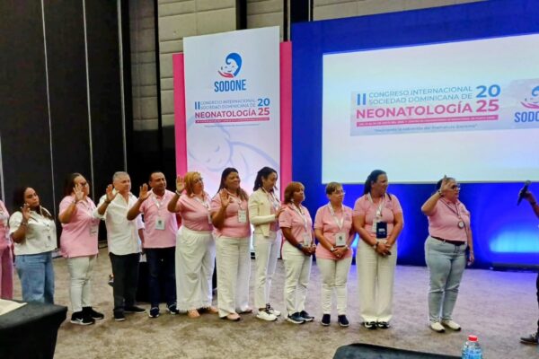 (Video) Sociedad de Neonatología juramenta nueva directiva
